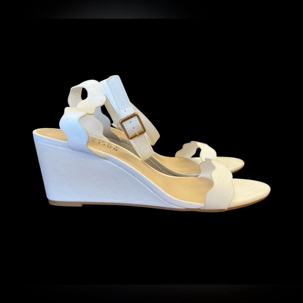 Journee Collection White Scalloped Wedge Sandals